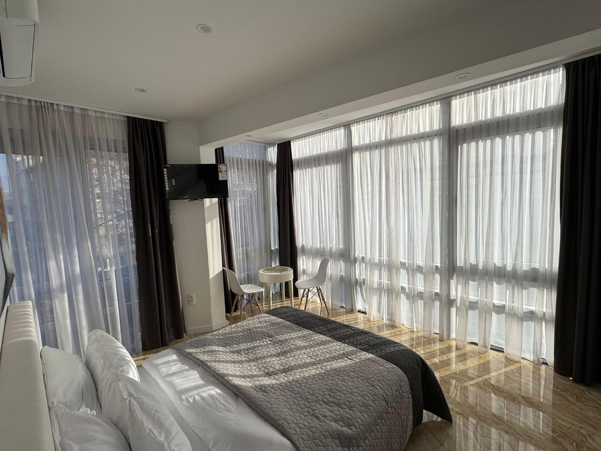 Sara Center Guest house